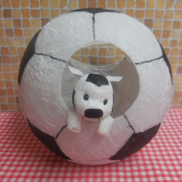 紙製のサッカーボールケース