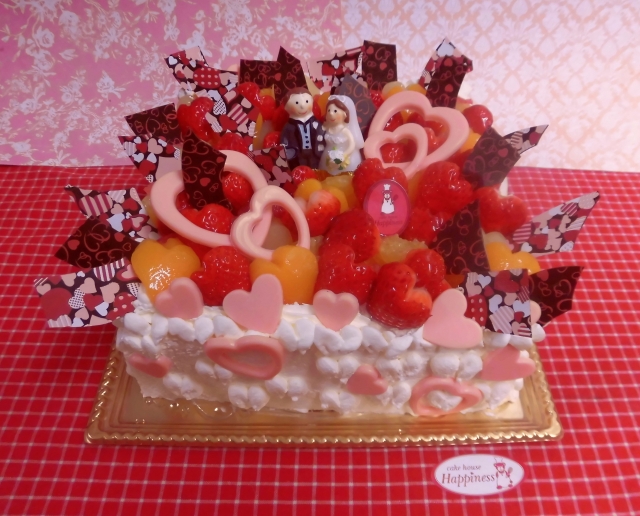 新郎新婦キャンドルトッピングのデコレーションケーキ♪(*^▽^*)